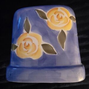 EUC Croscill Vintage Fiesta Pattern - Ceramic Square Tissue Cover